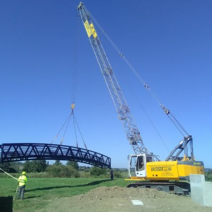 La mise en place de la passerelle